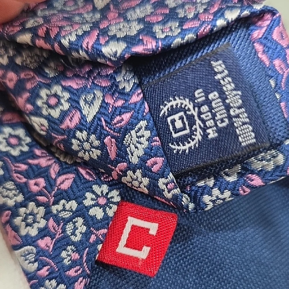 Chaps Navy and Pink Floral Men's Tie